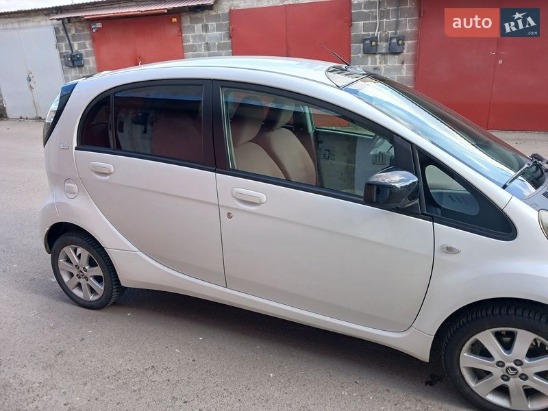 Хетчбек Citroen C-Zero 2011 в Рівному фото 9 Хетчбек Citroen C-Zero 2011 в Рівному