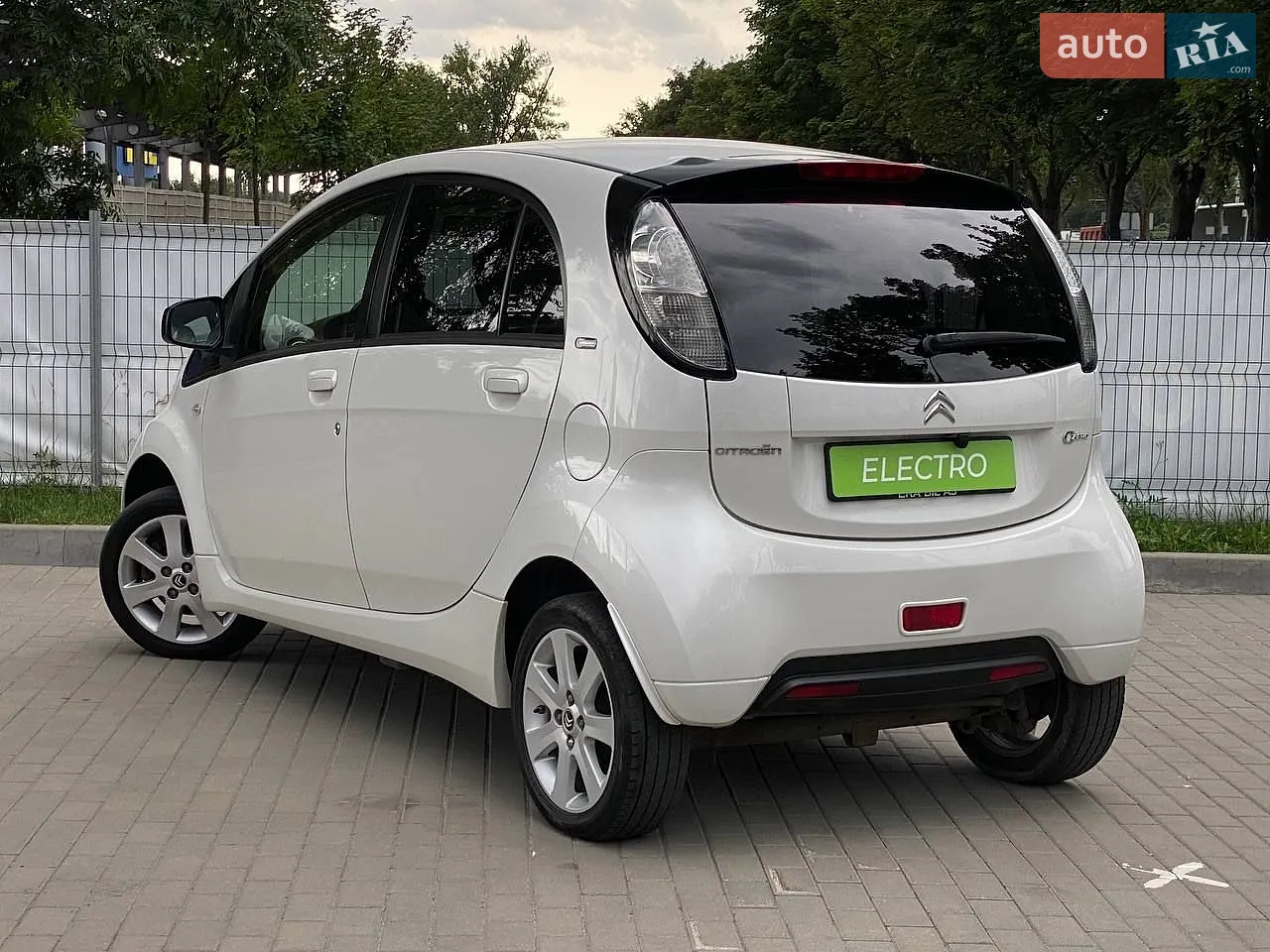 2015 Citroen C-ZERO - мініатюра 8