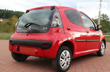 Хэтчбек Citroen C1 2011 в 
