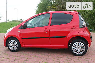 Хэтчбек Citroen C1 2011 в 