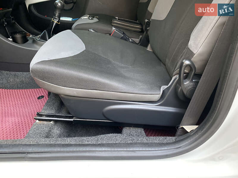 Хэтчбек Citroen C1 2013 в Казатине
