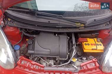 Хэтчбек Citroen C1 2010 в 