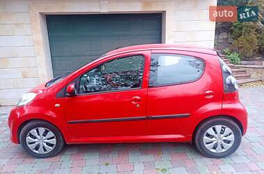 Хэтчбек Citroen C1 2010 в 