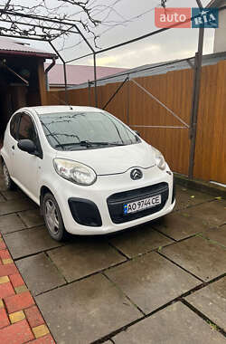 Хэтчбек Citroen C1 2012 в Тячеве