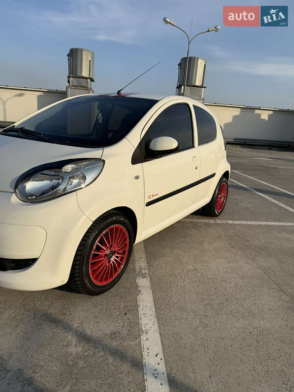Хэтчбек Citroen C1 2010 в Киеве