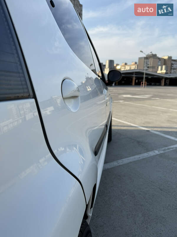 Хэтчбек Citroen C1 2010 в Киеве