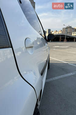 Хэтчбек Citroen C1 2010 в 