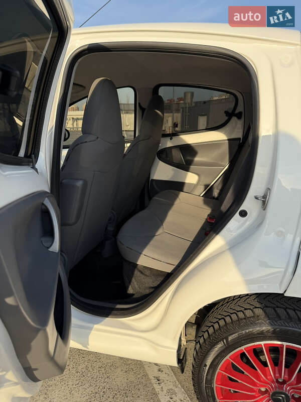 Хэтчбек Citroen C1 2010 в Киеве