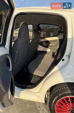 Хэтчбек Citroen C1 2010 в 