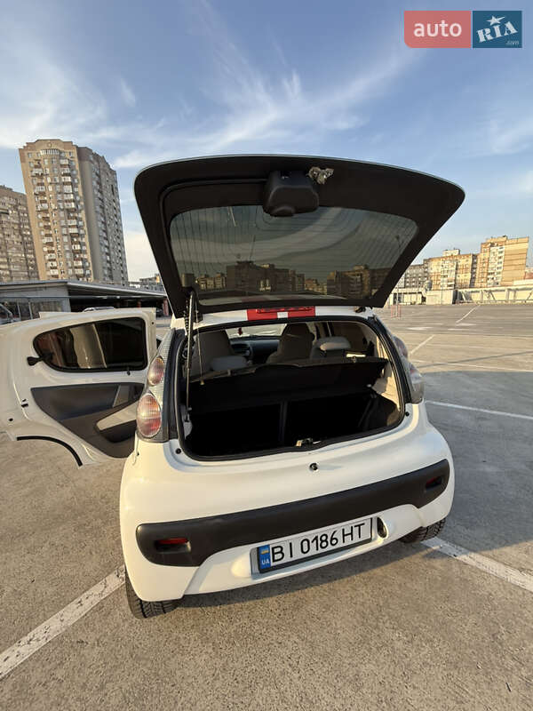 Хэтчбек Citroen C1 2010 в Киеве