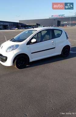 Хэтчбек Citroen C1 2008 в 