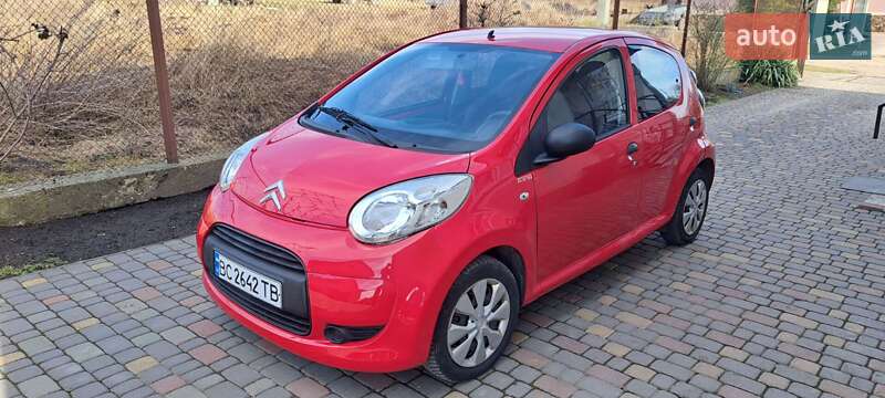 Хэтчбек Citroen C1 2009 в 