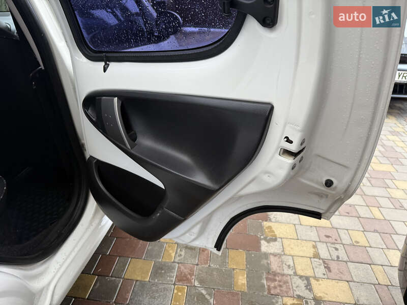 Хэтчбек Citroen C1 2013 в Днепре