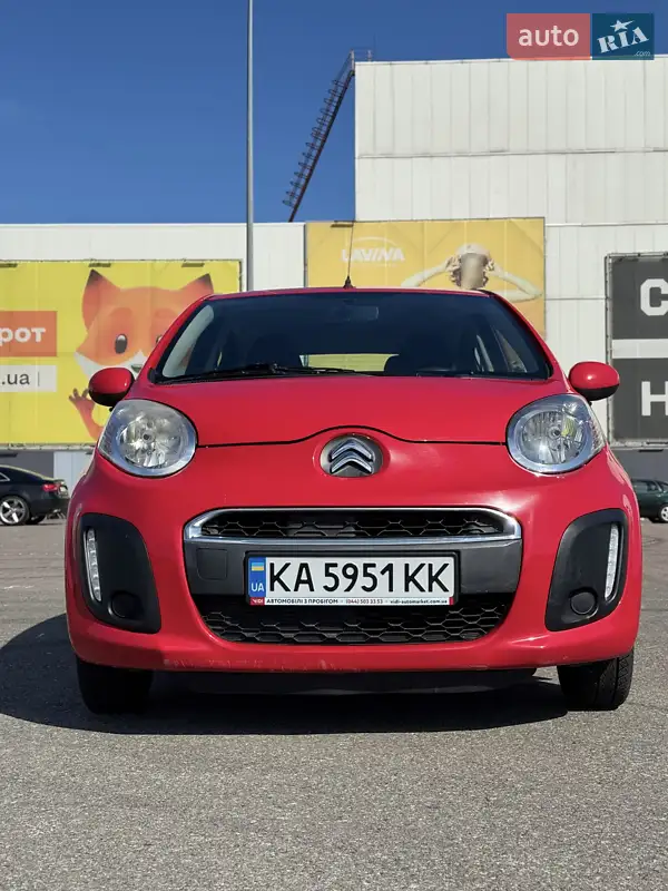 Хэтчбек Citroen C1 2013 в 