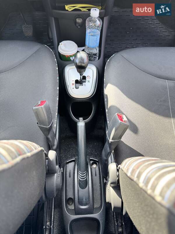 Хэтчбек Citroen C1 2013 в 
