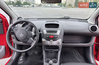 Хэтчбек Citroen C1 2011 в 