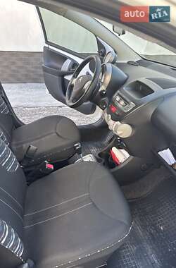 Хэтчбек Citroen C1 2012 в 