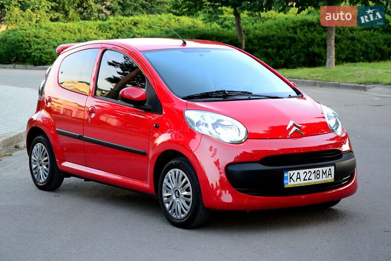 Хэтчбек Citroen C1 2008 в 
