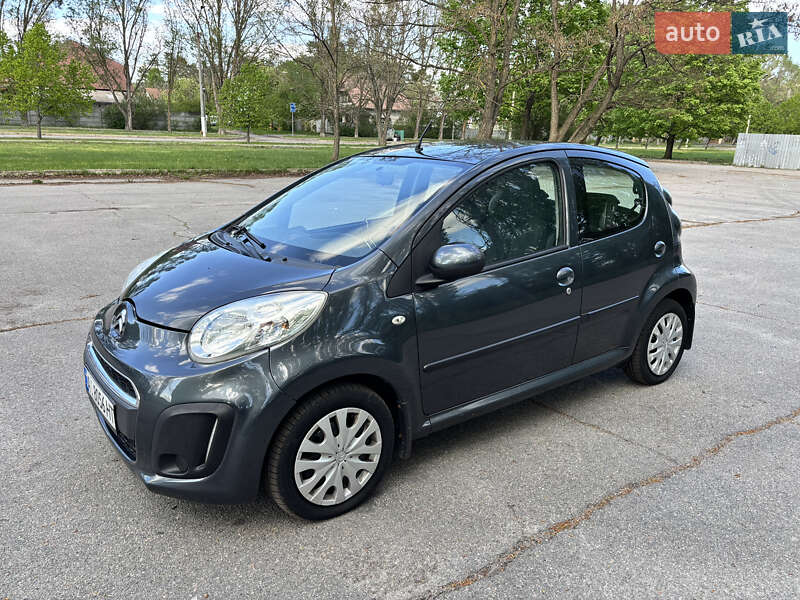 Хэтчбек Citroen C1 2012 в 