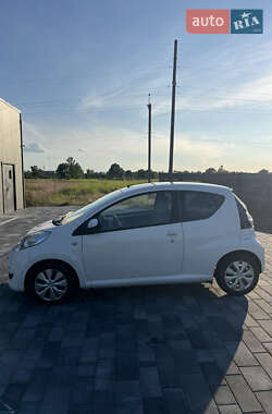 Хэтчбек Citroen C1 2011 в 