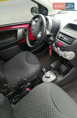 Хэтчбек Citroen C1 2013 в 