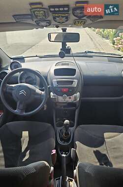 Хэтчбек Citroen C1 2006 в 