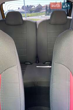 Хэтчбек Citroen C1 2011 в 