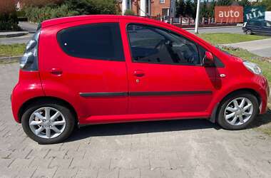 Хэтчбек Citroen C1 2011 в 