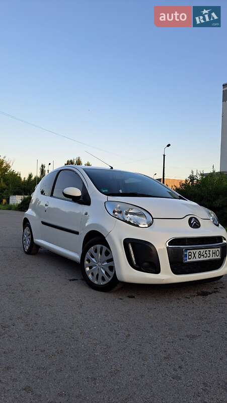 Хэтчбек Citroen C1 2012 в 