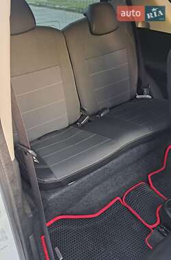 Хэтчбек Citroen C1 2012 в 