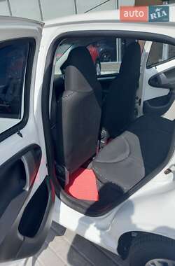 Хэтчбек Citroen C1 2013 в 