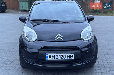 Хэтчбек Citroen C1 2010 в 