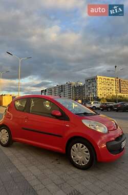 Хэтчбек Citroen C1 2006 в 