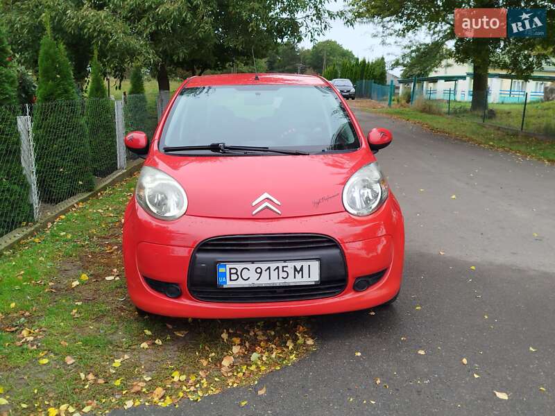 Хэтчбек Citroen C1 2010 в Владимире