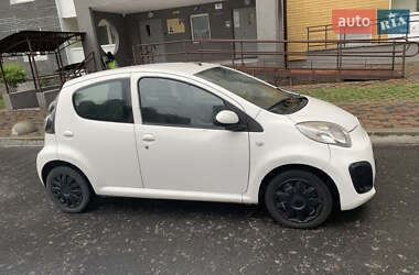 Хэтчбек Citroen C1 2013 в 