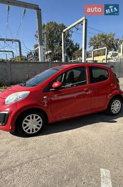 Хэтчбек Citroen C1 2012 в 