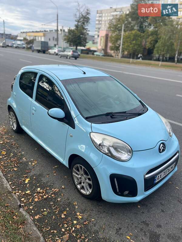 Хэтчбек Citroen C1 2012 в 