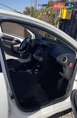 Хэтчбек Citroen C1 2013 в 