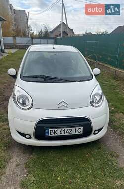 Хэтчбек Citroen C1 2011 в Сарнах