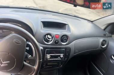 Хэтчбек Citroen C2 2008 в 