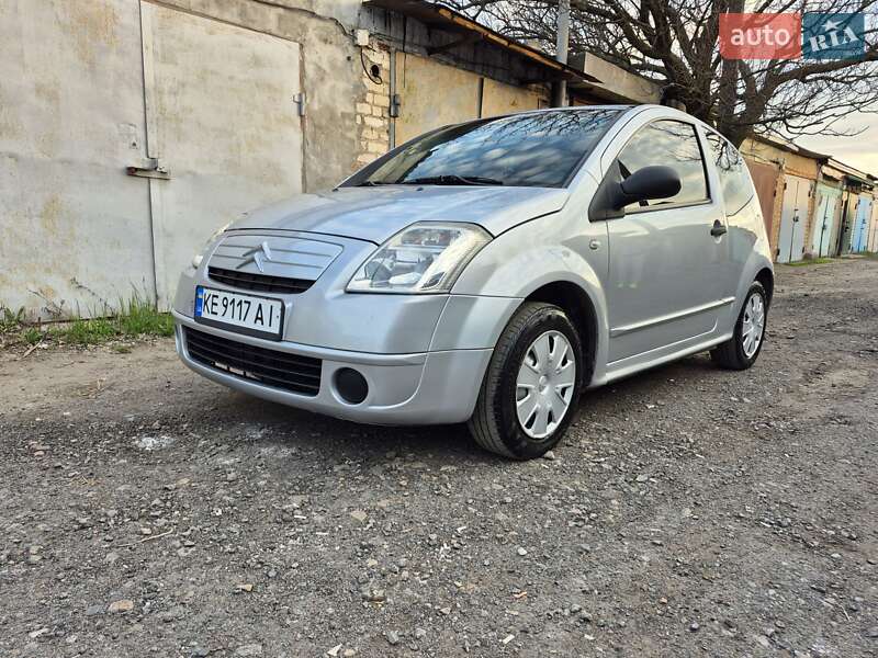Хэтчбек Citroen C2 2005 в 