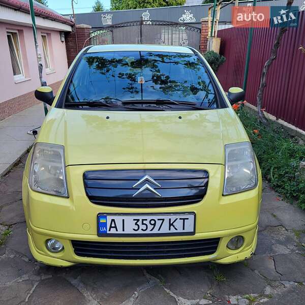 Хэтчбек Citroen C2 2006 в 