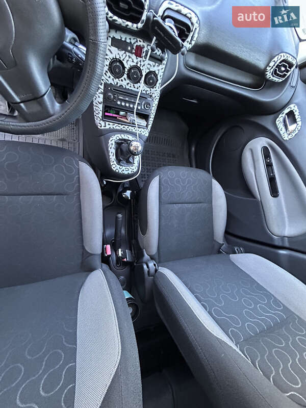 Мінівен Citroen C3 Picasso 2011 в Чернівцях