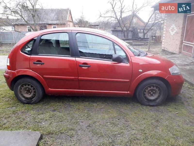 Хэтчбек Citroen C3 2008 в 