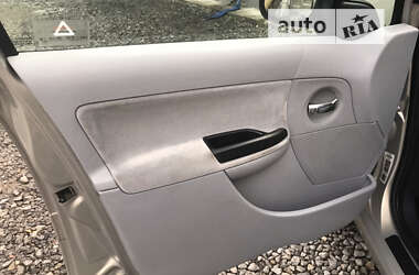Хэтчбек Citroen C3 2006 в 