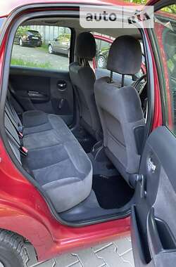Хэтчбек Citroen C3 2008 в 