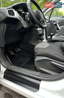 Хэтчбек Citroen C3 2012 в 