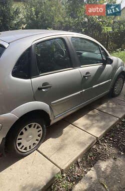 Хэтчбек Citroen C3 2009 в 