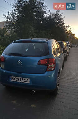 Хэтчбек Citroen C3 2011 в 