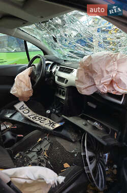 Хэтчбек Citroen C3 2011 в 